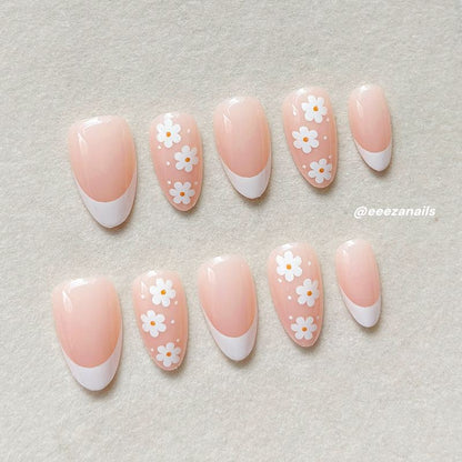 Pale Daisies 24p